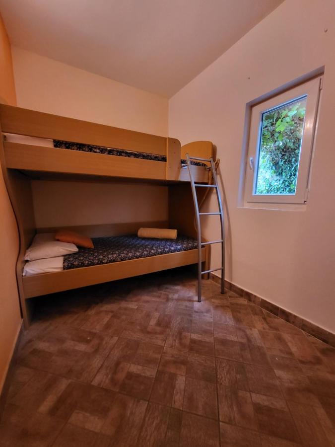 ApartmaniinПримоштен Экстерьер фото