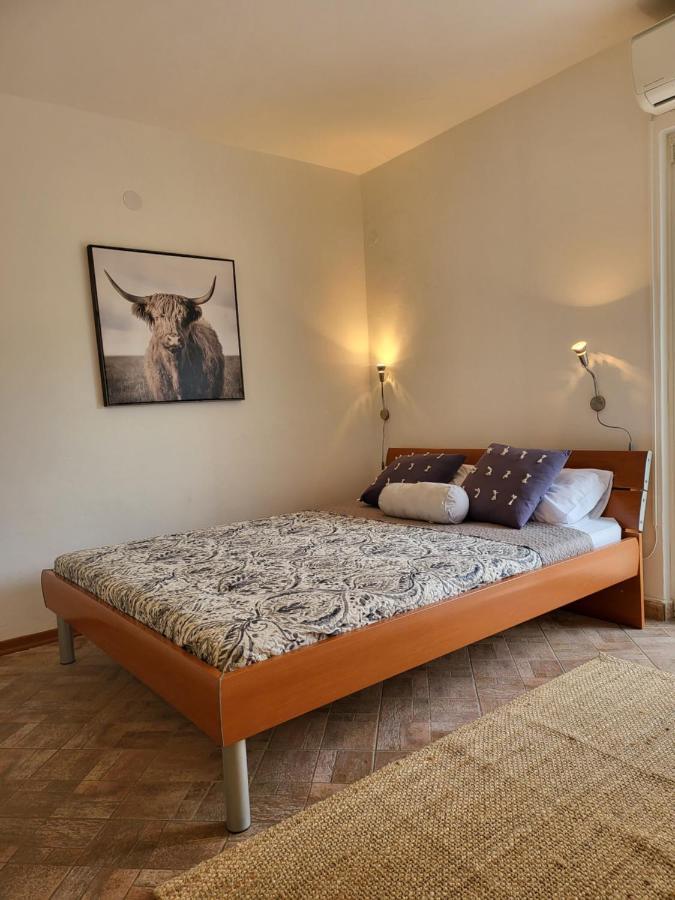 ApartmaniinПримоштен Экстерьер фото