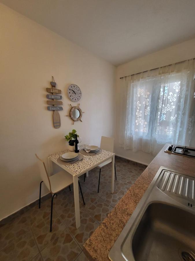 ApartmaniinПримоштен Экстерьер фото