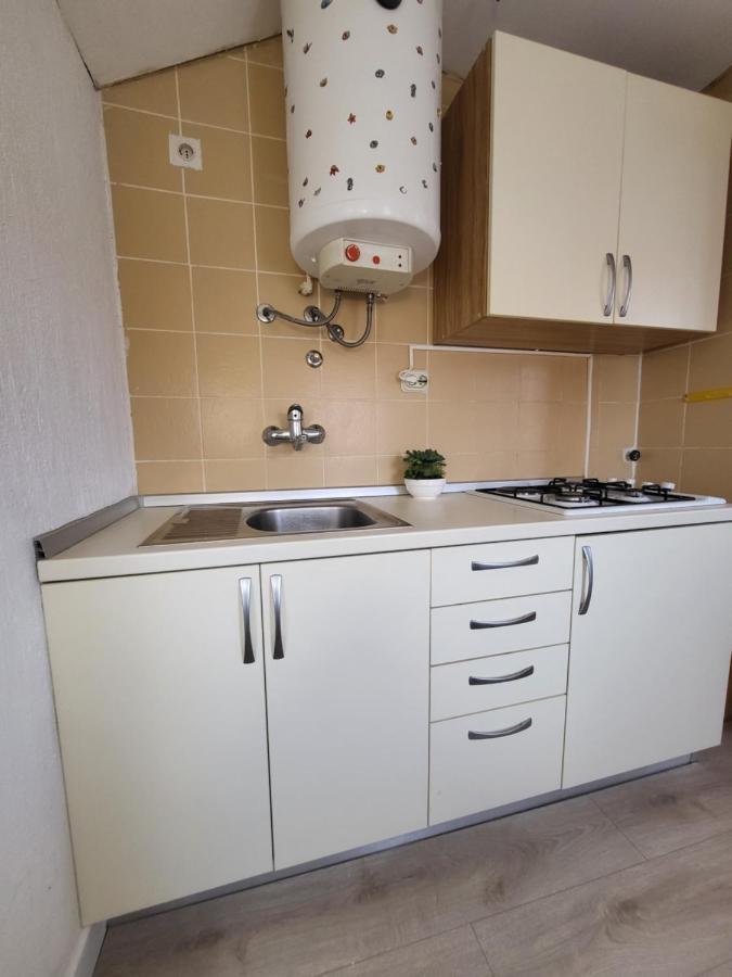 ApartmaniinПримоштен Экстерьер фото