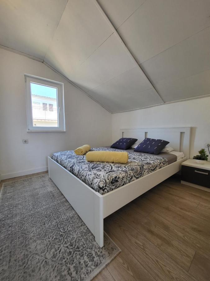 ApartmaniinПримоштен Экстерьер фото