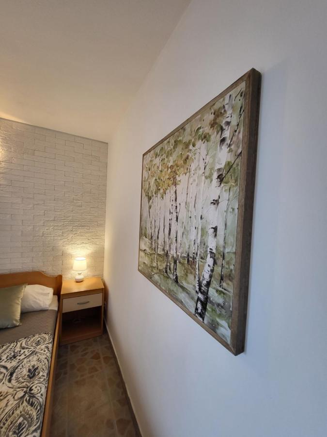 ApartmaniinПримоштен Экстерьер фото