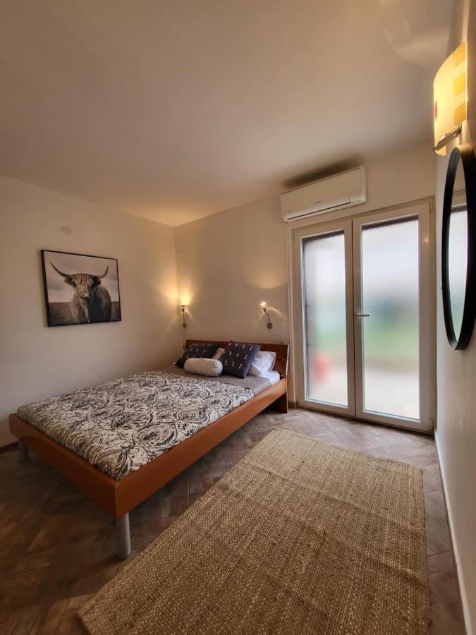 ApartmaniinПримоштен Экстерьер фото