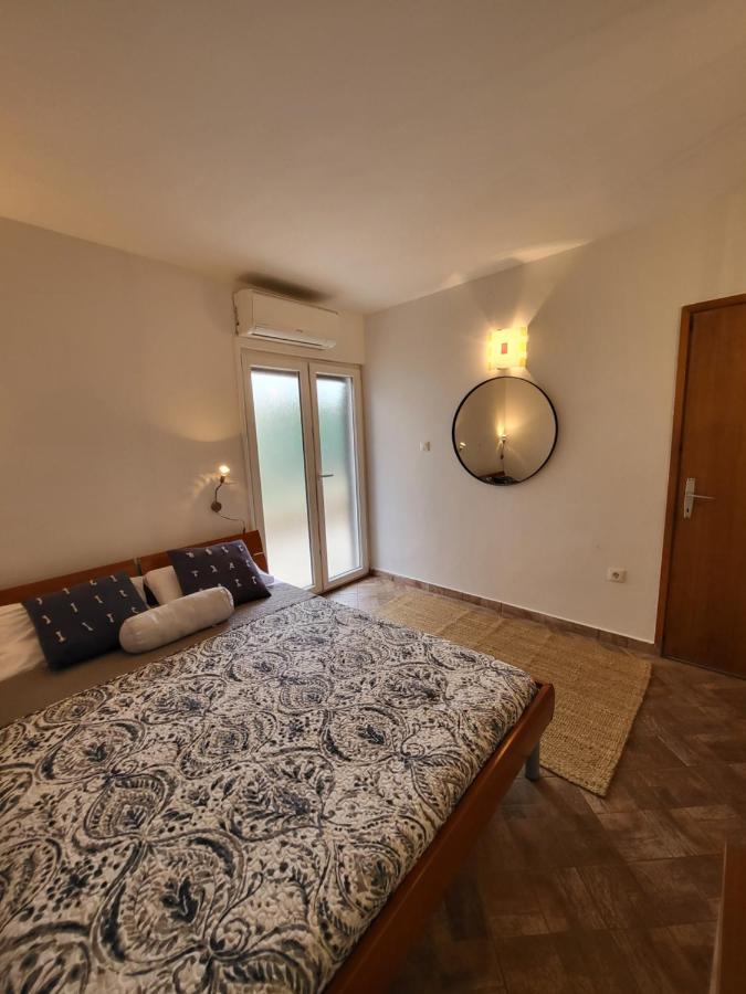 ApartmaniinПримоштен Экстерьер фото