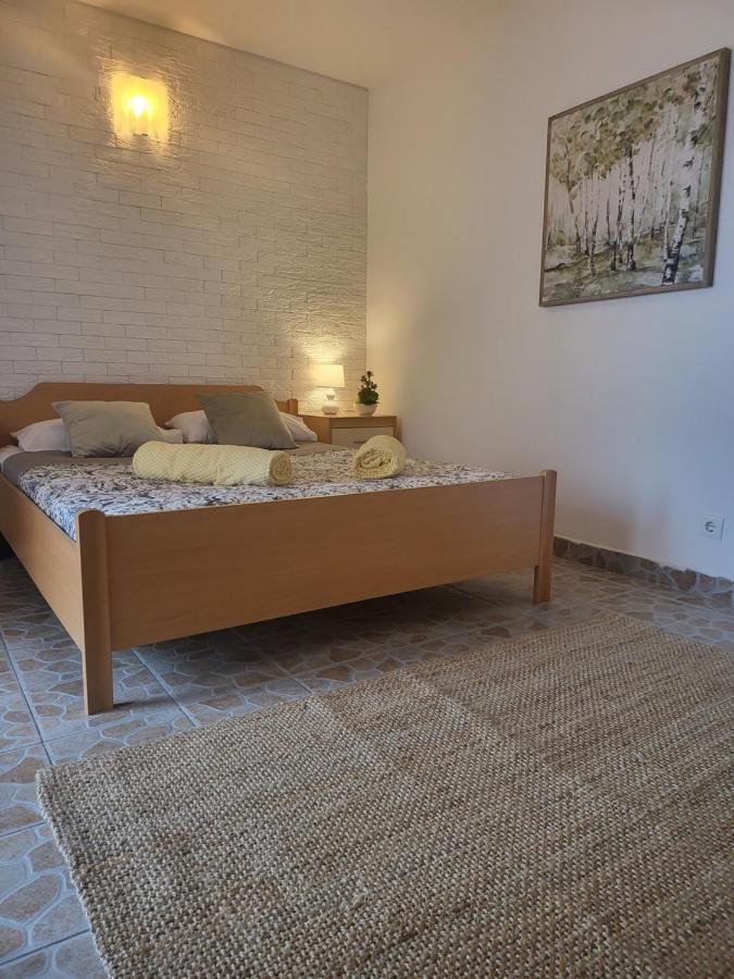 ApartmaniinПримоштен Экстерьер фото